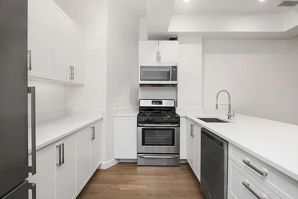 Rented by Compass | media 52