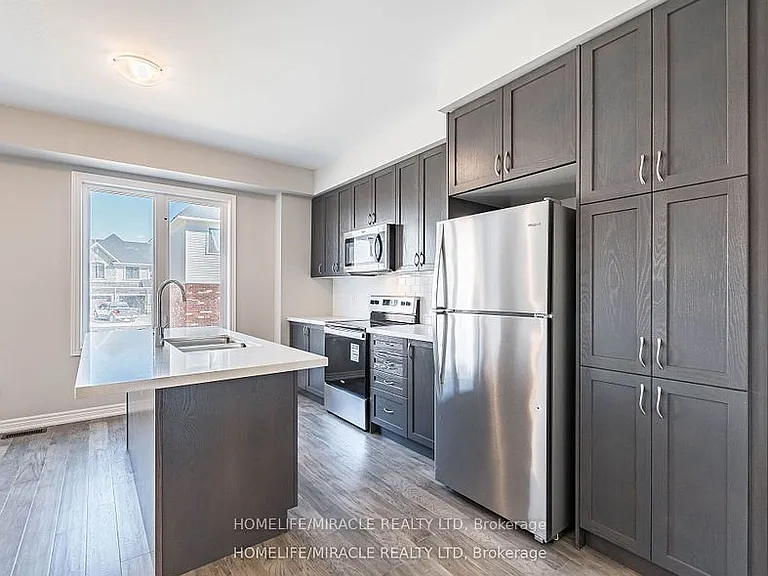 140 Aquasanta Cres — Photo 13