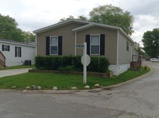 759 Maple Ln #759M, Justice, IL 60458