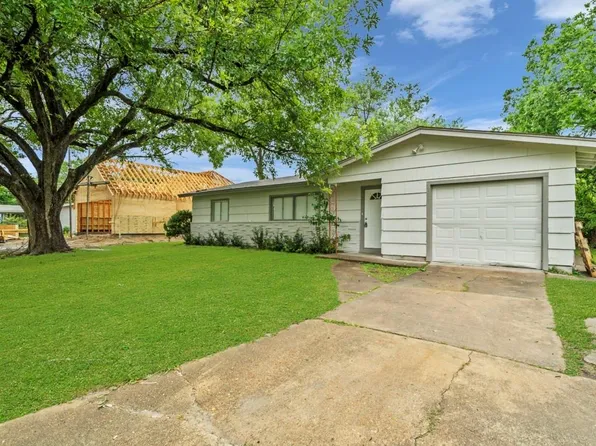 207 W Saunders St, League City, TX 77573