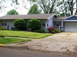 1501 N Harmony Dr, Janesville, WI 53545