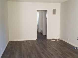 11993 Laurelwood Dr APT 8, Studio City, CA 91604
