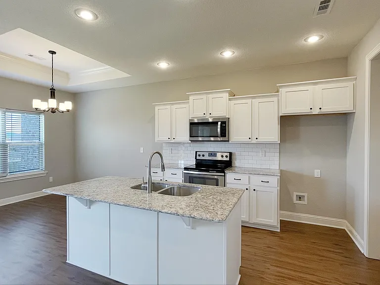 530 Captain Hopkins St — Photo 10