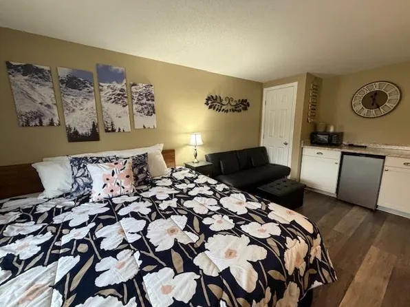 2955 White Mountain Highway #207 (W-31), Conway, NH 03860