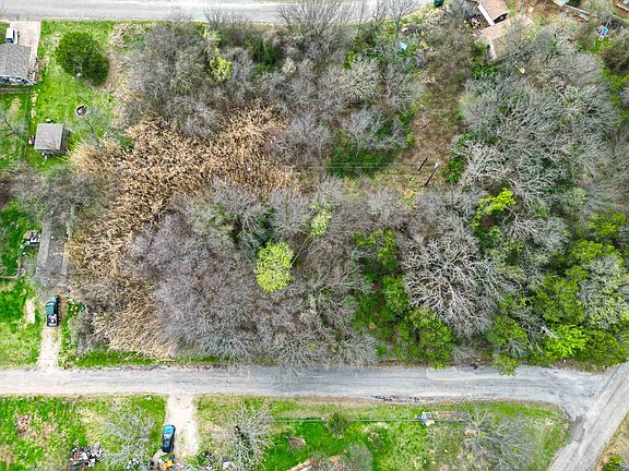 5th image of 3922 Hedge Row St