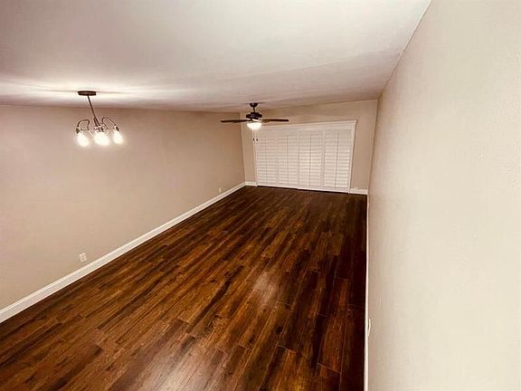 5th image of 300 Waterway Dr S APT 102