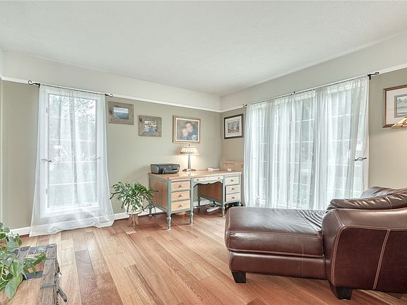 5th image of 1473 Chigwell Ln N