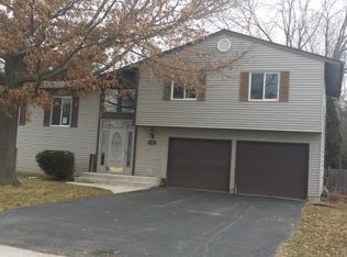 5806 Oak Park Rd, Oakwood Hills, IL 60013