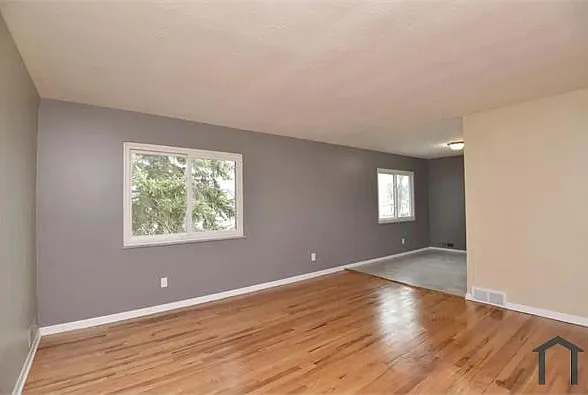 10204 S Highland Ave #UP — Photo 2