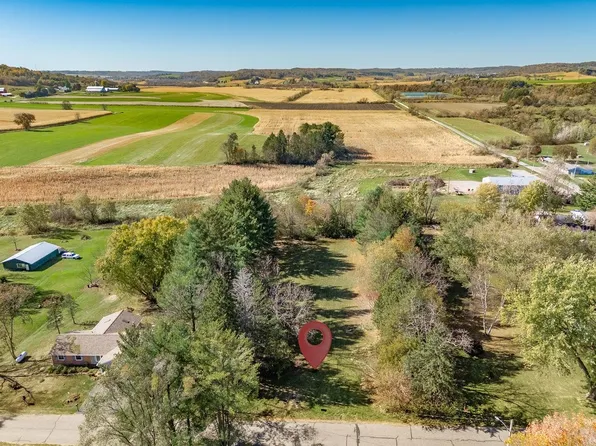 West St, La Valle, WI 53941