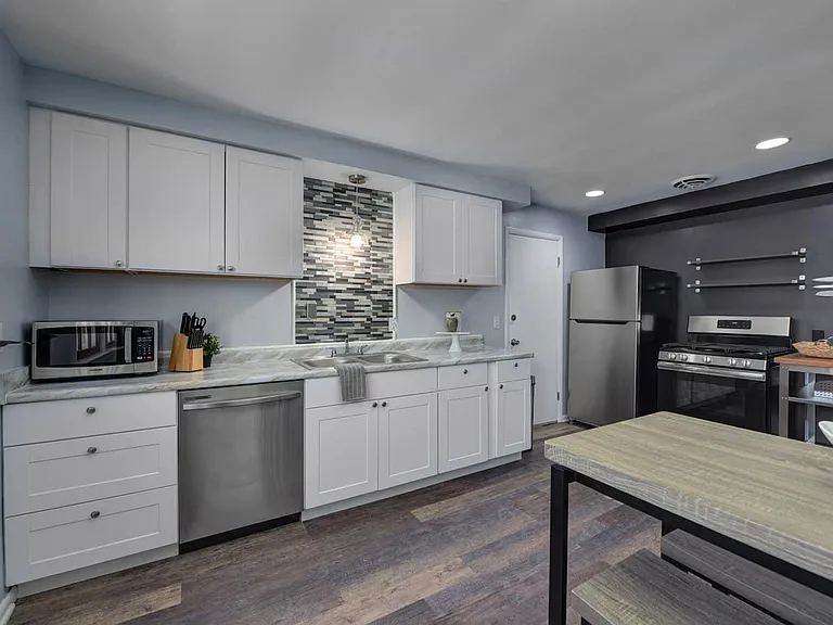 18033 Chagrin Blvd #2 — Photo 11