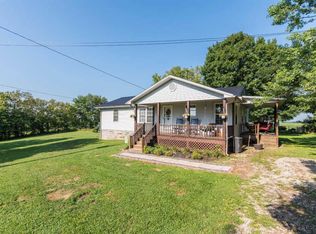 1543 W Tunnel Hill Rd, Owingsville, KY 40360
