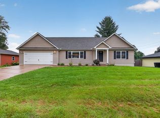 332 Cherokee Ln, Jackson, MI 49202