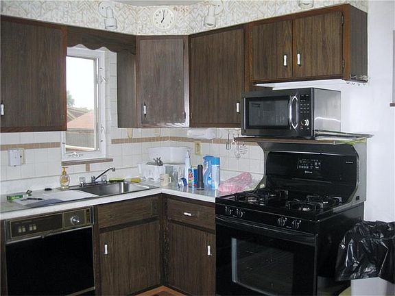 All kitchen appliances are included, even the miceowave.