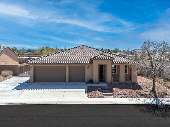 2nd image of 5761 E Badlands Ln