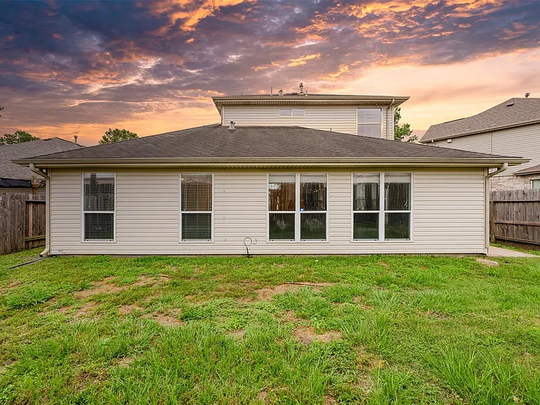 10926 Moonlit Fields Ct — Photo 40