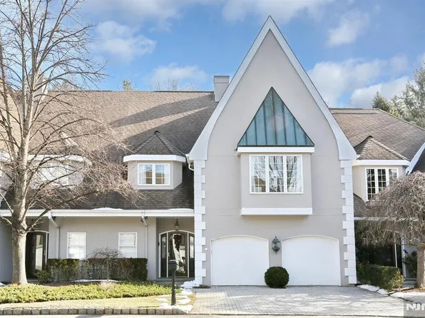 2 Normandy Ct, Ho Ho Kus, NJ 07423