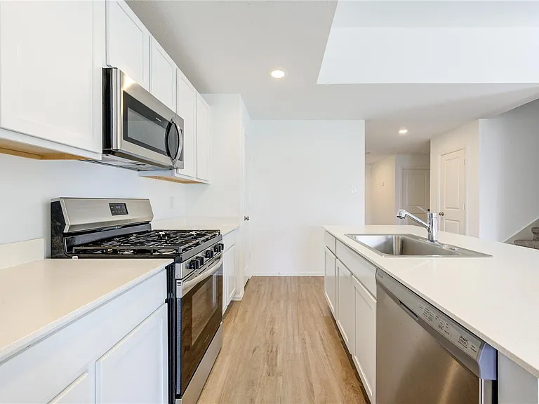 3418 Spanish Oak Ln — Photo 11
