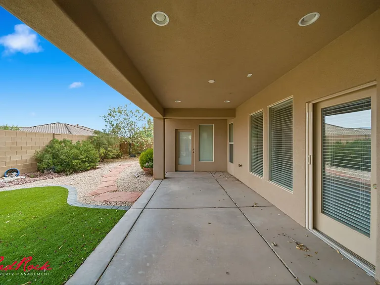 1546 Morane Manor Dr — Photo 35