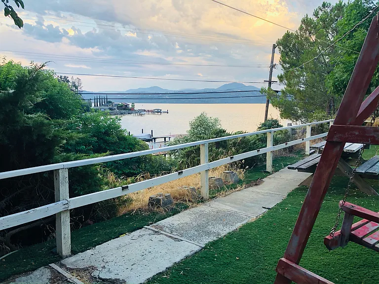 Lakeshore Dr — Photo 11