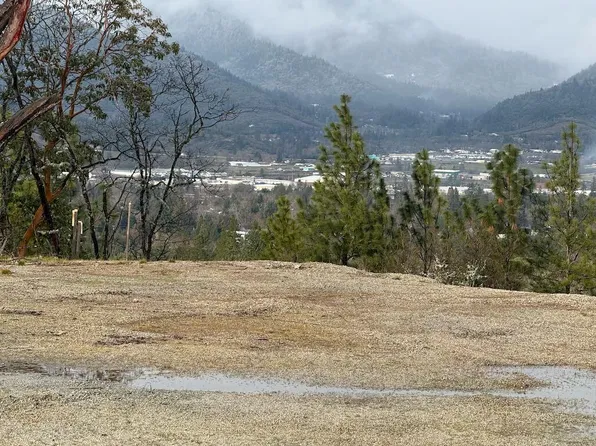 2050 SE Wyndham Way, Grants Pass, OR 97527