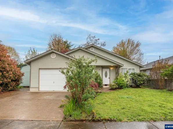 2736 S 12th St, Lebanon, OR 97355
