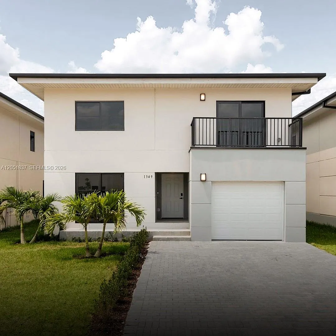 5 bed, 3.0 bath, 1810 sqft, $4,000 — Photo 1