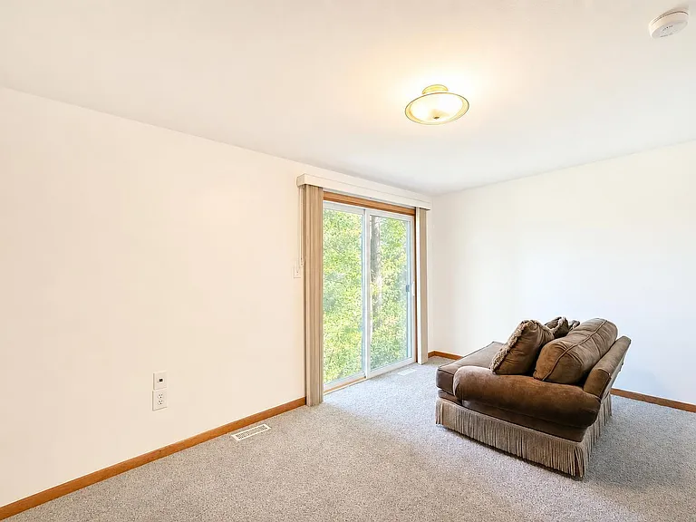 8649 Hidden Lake Dr — Photo 3