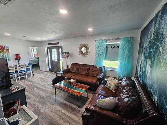 5th image of 2281 Flamingo Ave