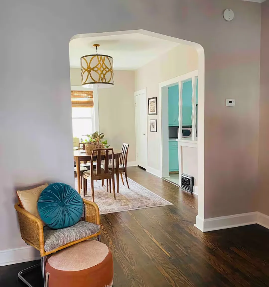 2 bed, 770 sqft, $1,100 — Photo 2