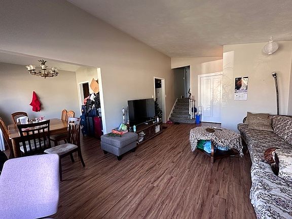 5th image of 545 Havelock Dr #1