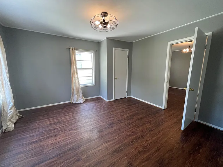 132 Chestnut St — Photo 9