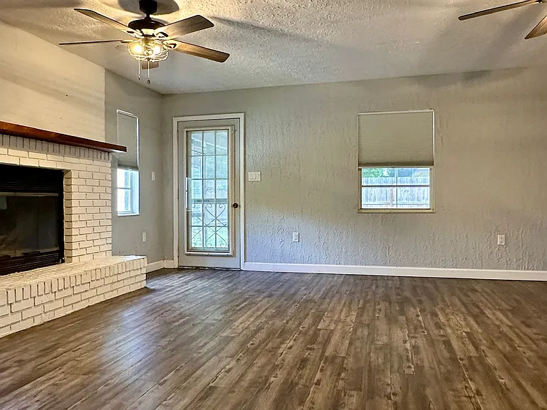 5936 Elm St — Photo 15