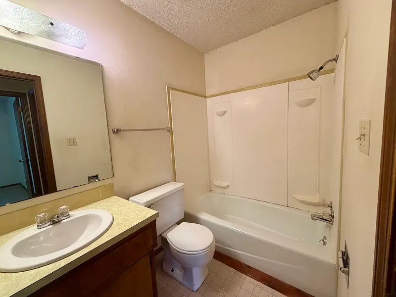 2 bed, 1.5 bath, 1000 sqft, $1,399 — Photo 3