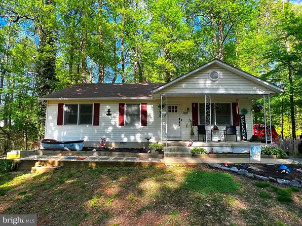 12334 Algonquin Trl, Lusby, MD 20657