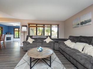 5275 Clayton Dr, Maple Plain, MN 55359