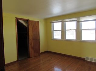 2864 S 60th St, Milwaukee, WI 53219