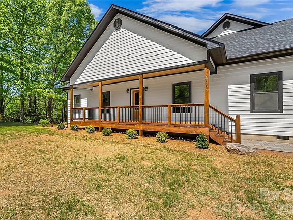 4th image of 438 Plantation Dr