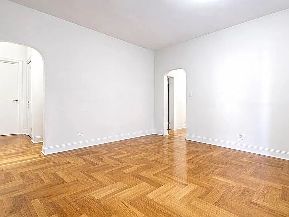 5th image of 664 W 163rd St #6AA