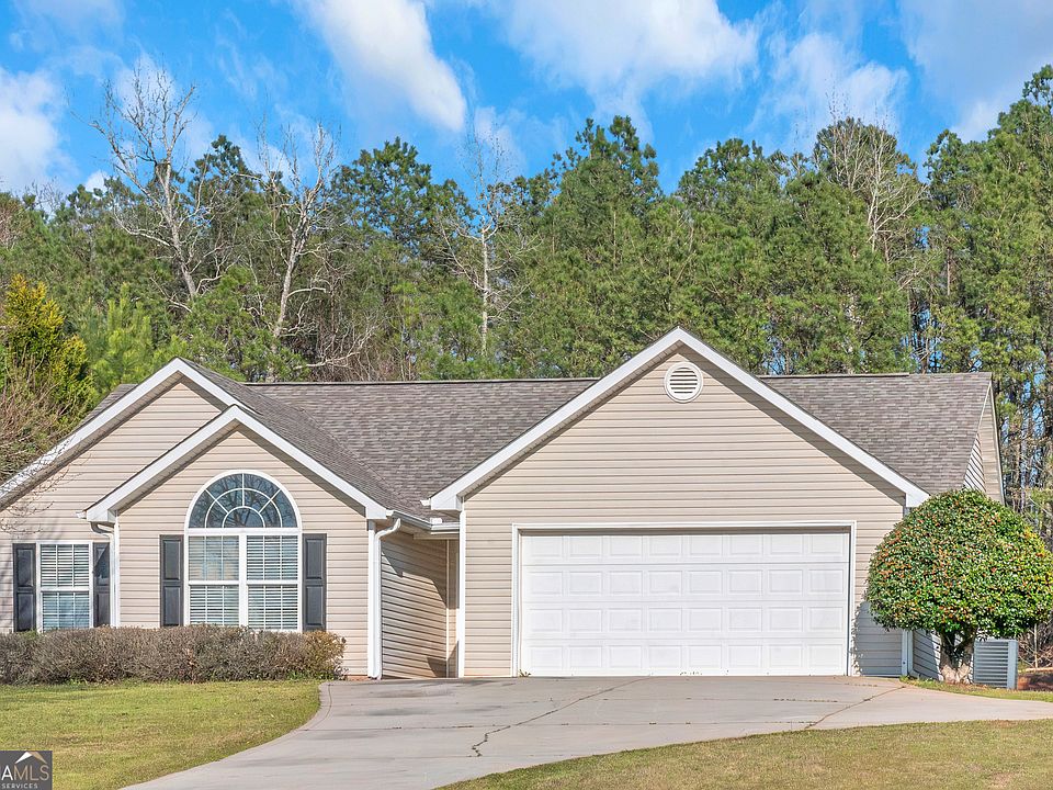 1st image of 275 Hunters Trce