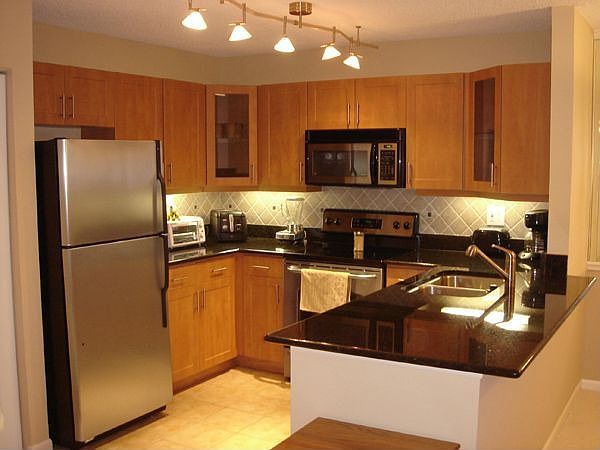 Kitchen: Granite, Stainless, Backsplash, Tile