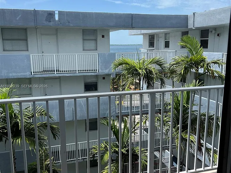 1801 S Treasure Dr #512A — Photo 12