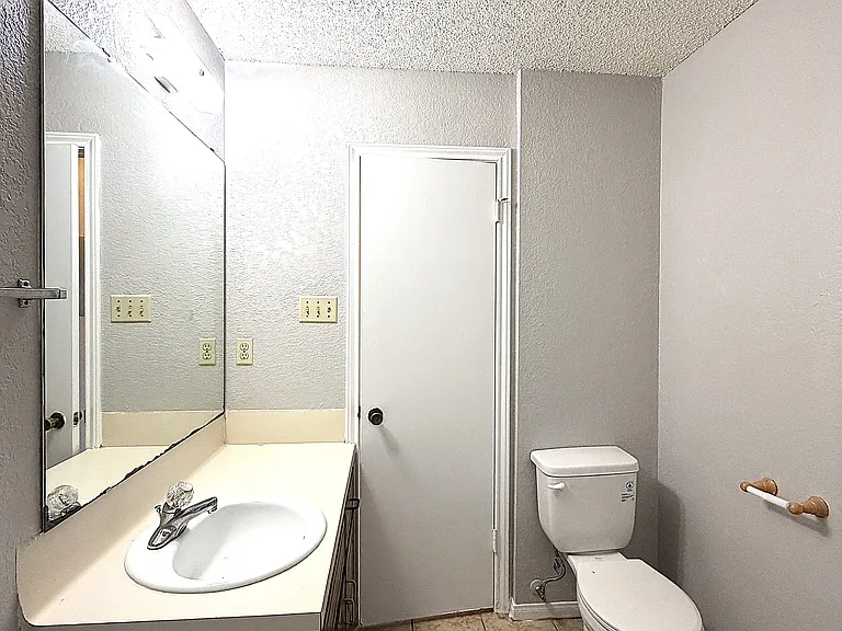 306 North Dr #B — Photo 9