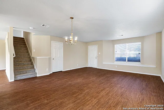 4 bed, 2.5 bath, 2278 sqft, $1,695 — Photo 2