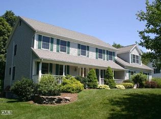 7 Hollyberry Dr, Bethel, CT 06801