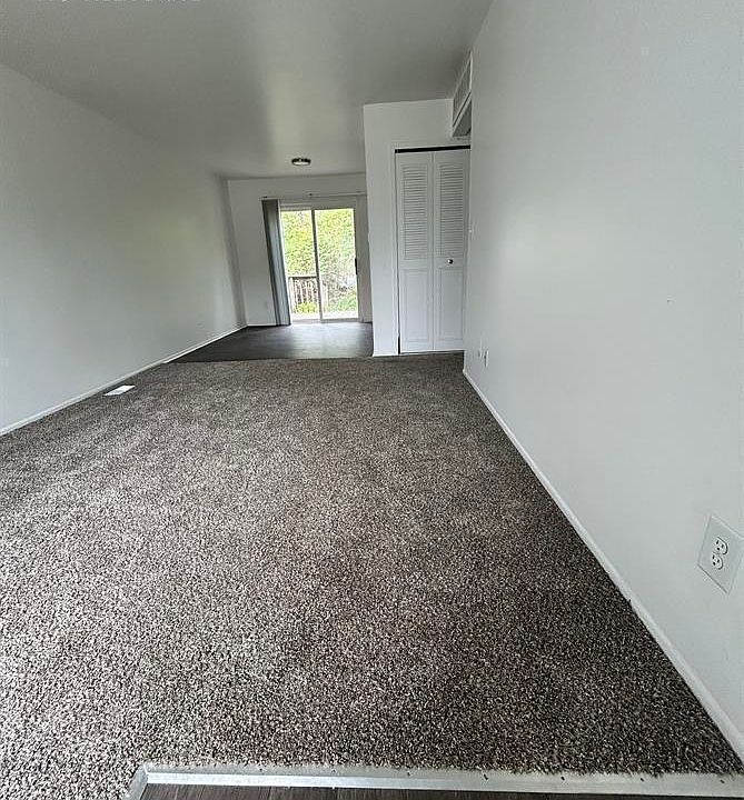 1st image of 679 Villa Dr