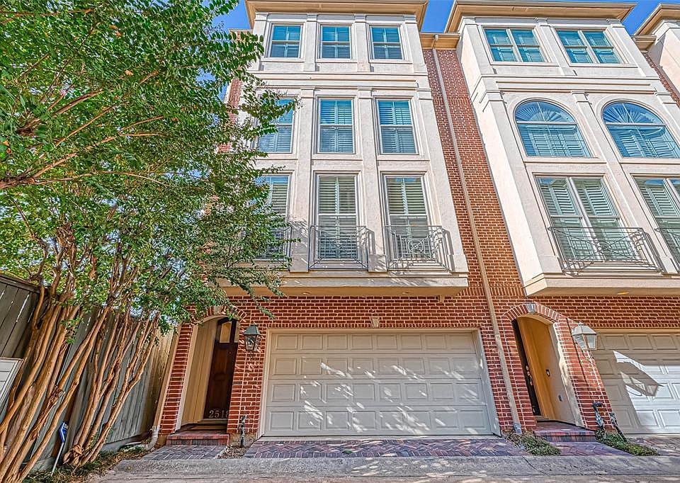 1st image of 2518 N Boulevard Park