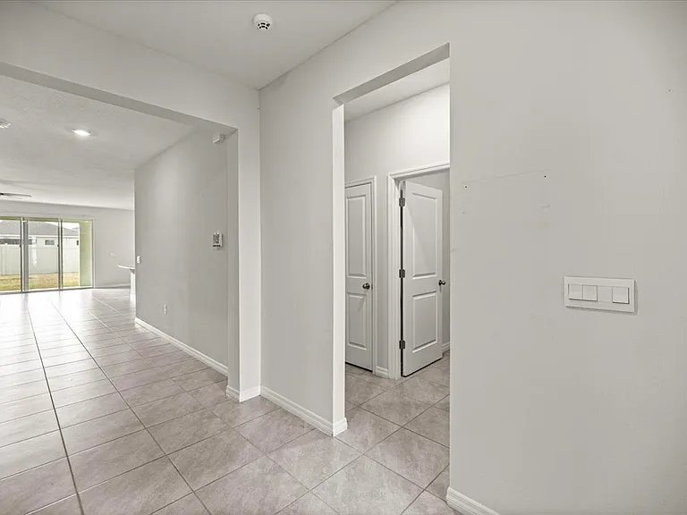 8931 SW 49th Cir — Photo 3