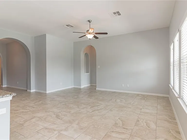 320 Lightcliff St — Photo 13