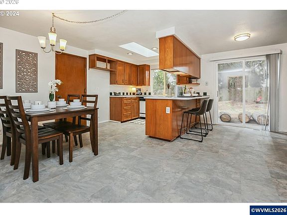4th image of 2420 Willona Dr